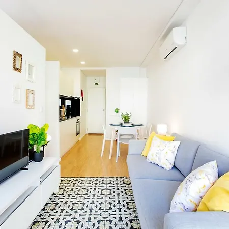 Cosy City Centre 2 Bedroom Apartment *